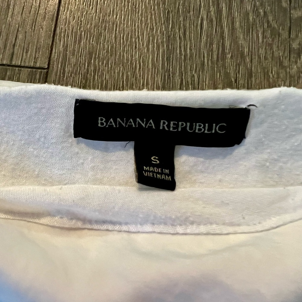 Banana Republic White Eyelet Embroidered Cami Tank Top Small EUC boho adjustable - Picture 2 of 3